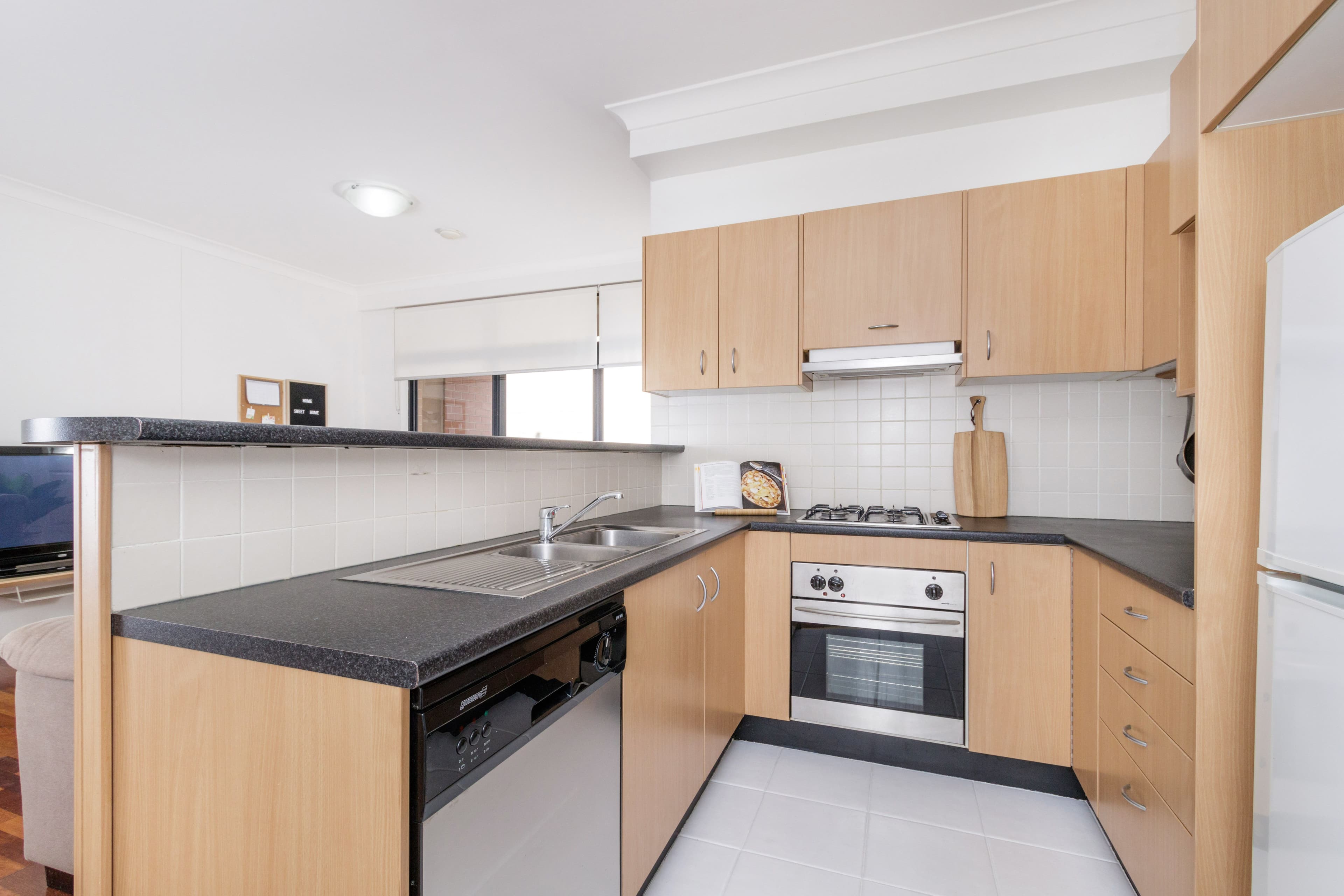 2A Cross Street, Hurstville NSW 2220, Hurstville - Thumbnail 2