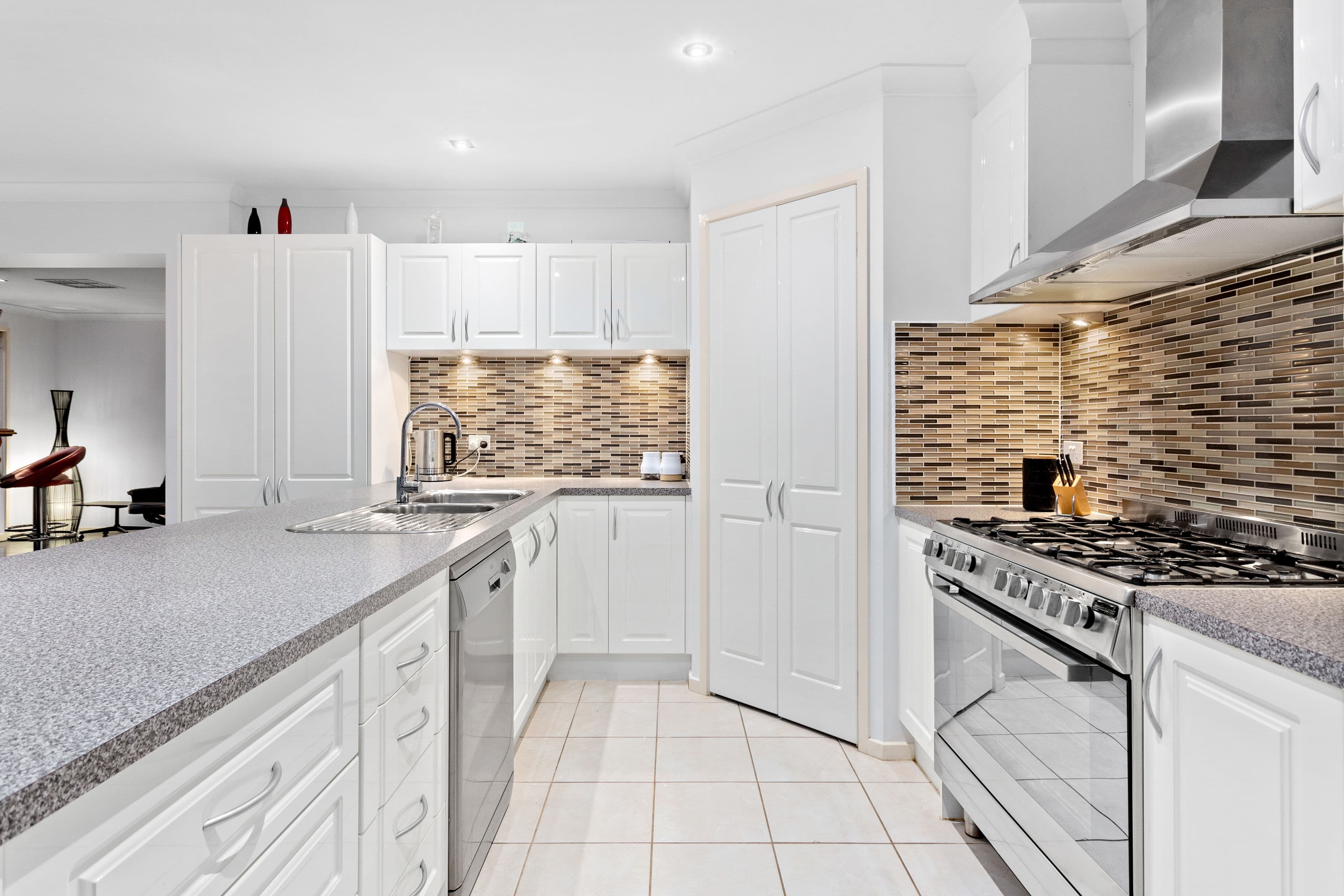 16 Gallery Way, Pakenham VIC 3810, Pakenham - Thumbnail 3