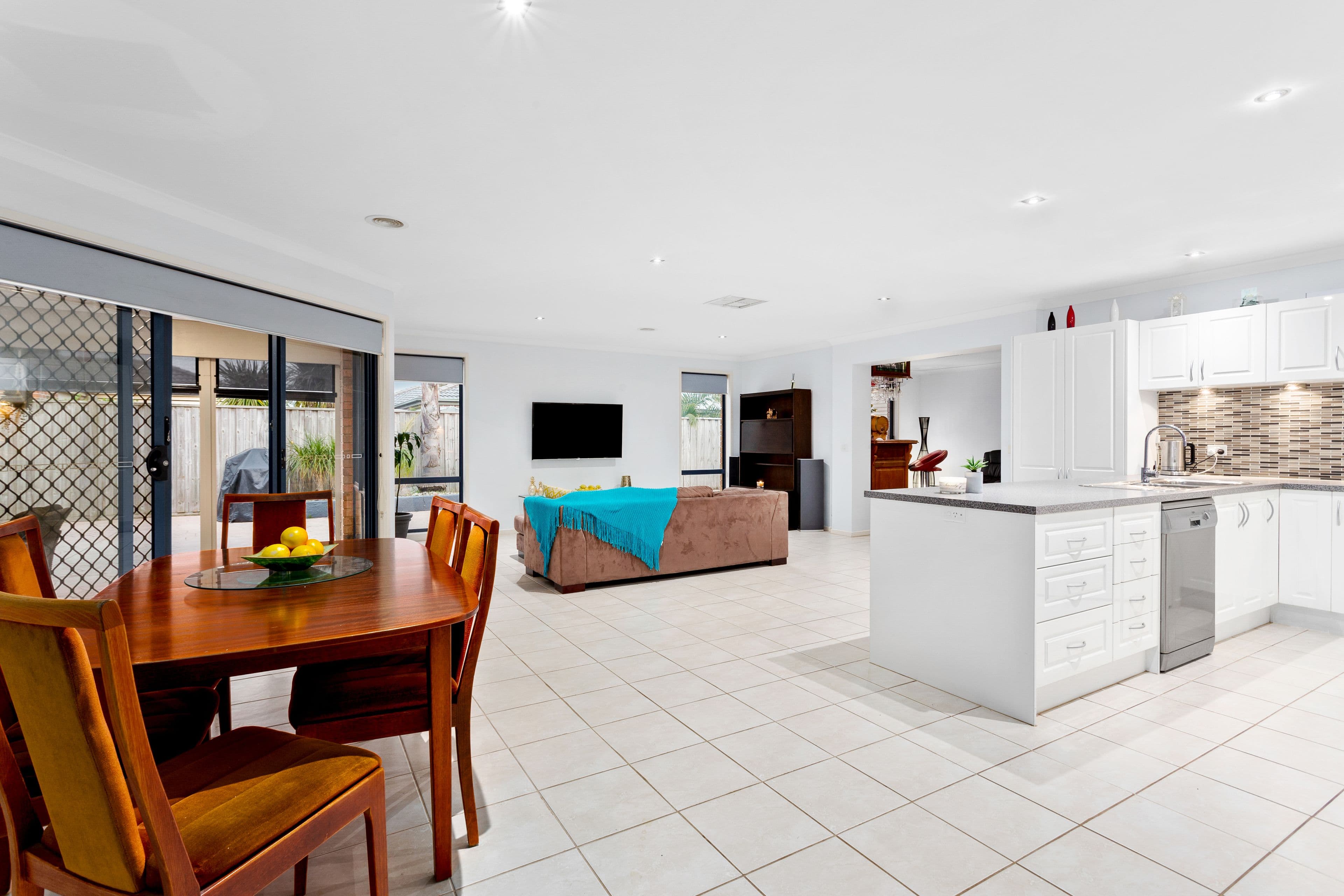 16 Gallery Way, Pakenham VIC 3810, Pakenham - Thumbnail 6