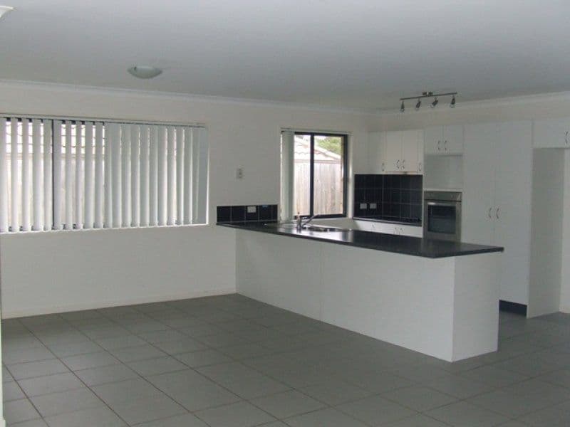 23 Greenview Avenue, BEERWAH QLD 4519, Beerwah - Thumbnail 2