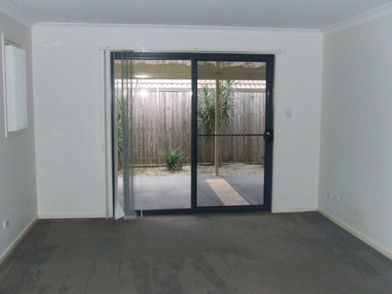 23 Greenview Avenue, BEERWAH QLD 4519, Beerwah - Thumbnail 3