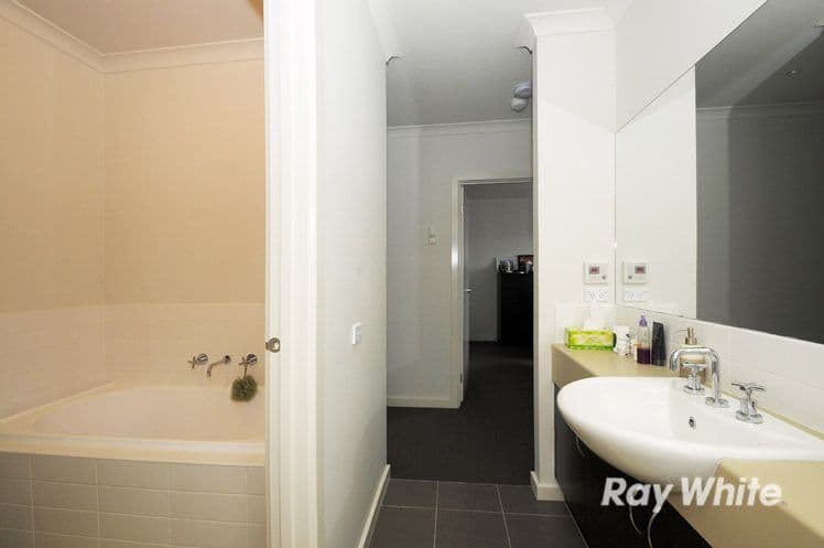 10 Lexington Square, SANDHURST VIC 3977, Sandhurst - Thumbnail 8