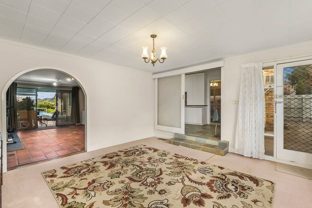 8 Tarella Drive, Mount Waverley VIC 3149, Mount Waverley - Thumbnail 2