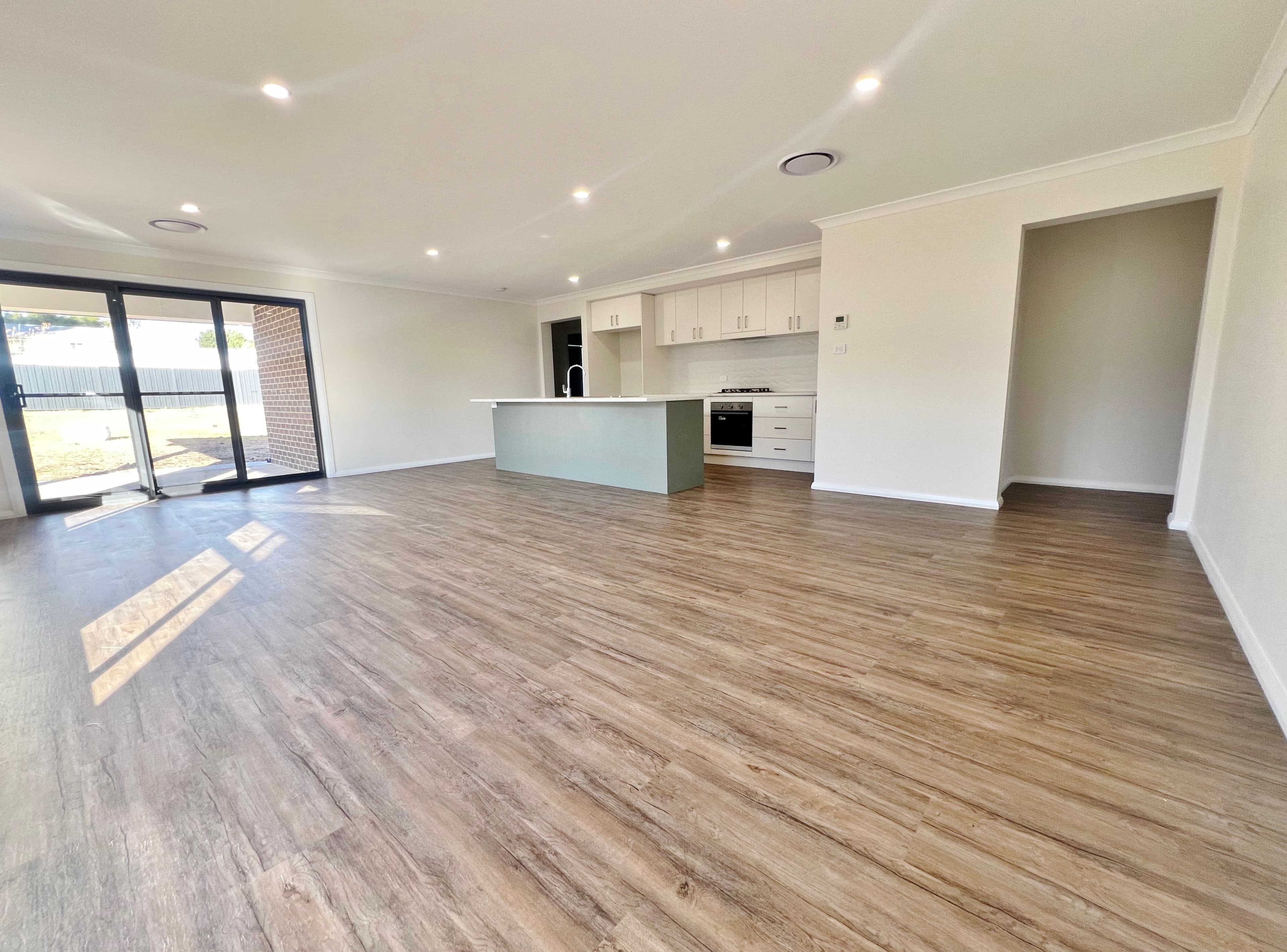 44 Miro Street, Young NSW 2594, Young - Thumbnail 5