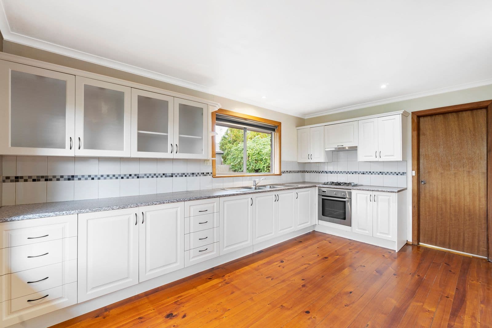 49 Polwarth Street South, Colac VIC 3250, Colac - Thumbnail 2