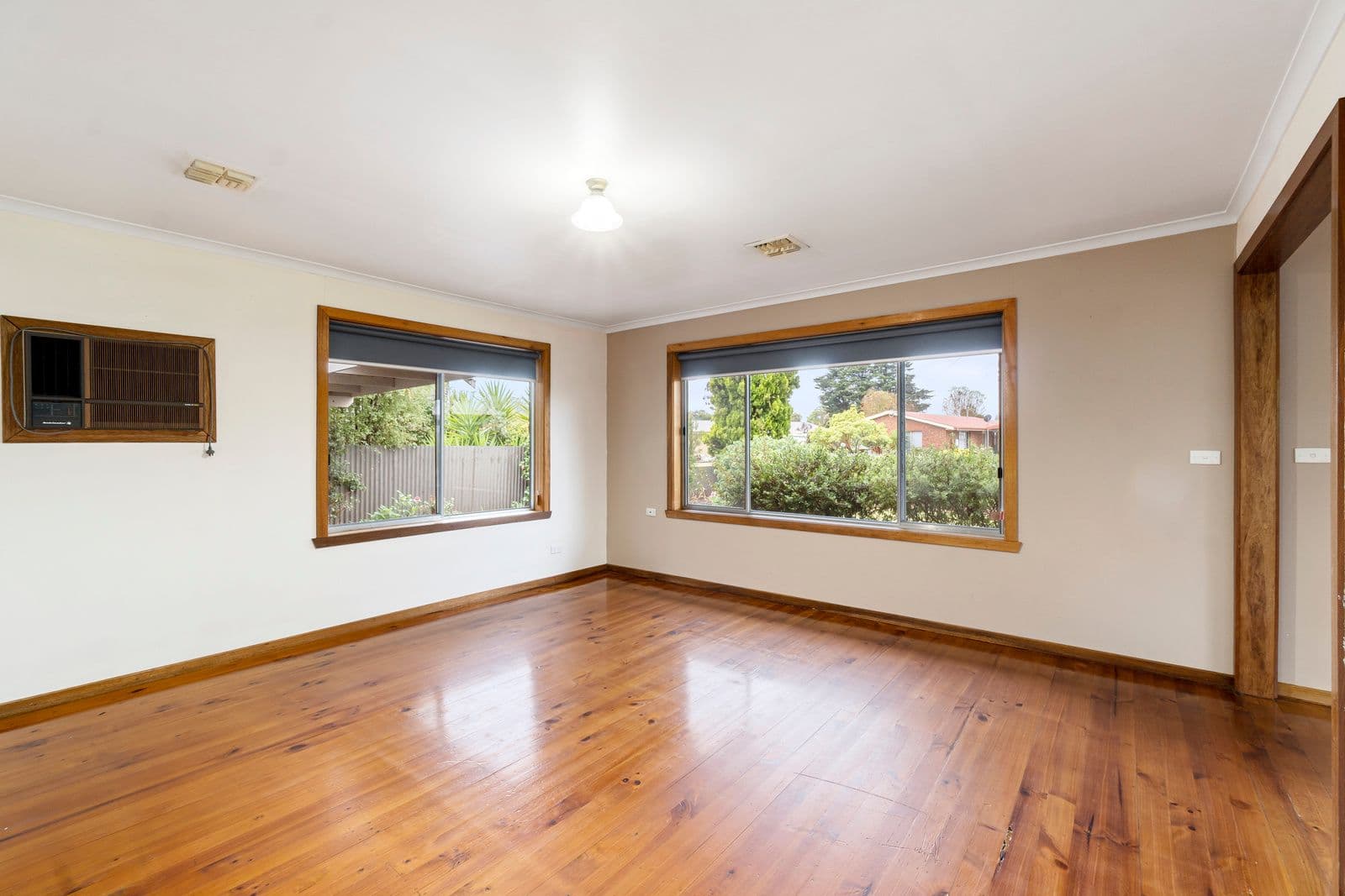 49 Polwarth Street South, Colac VIC 3250, Colac - Thumbnail 4