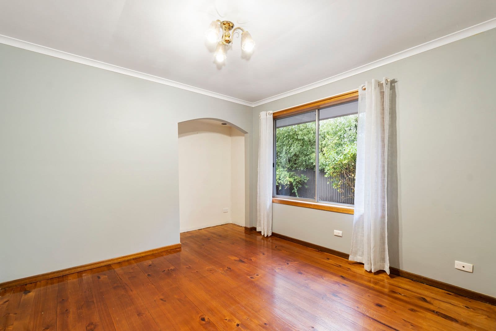 49 Polwarth Street South, Colac VIC 3250, Colac - Thumbnail 5