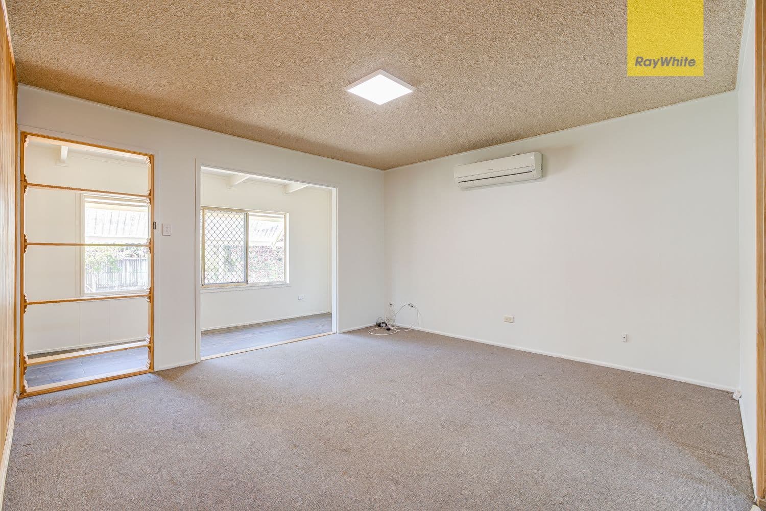 55 Henty Street, Woodridge QLD 4114, Woodridge - Thumbnail 2