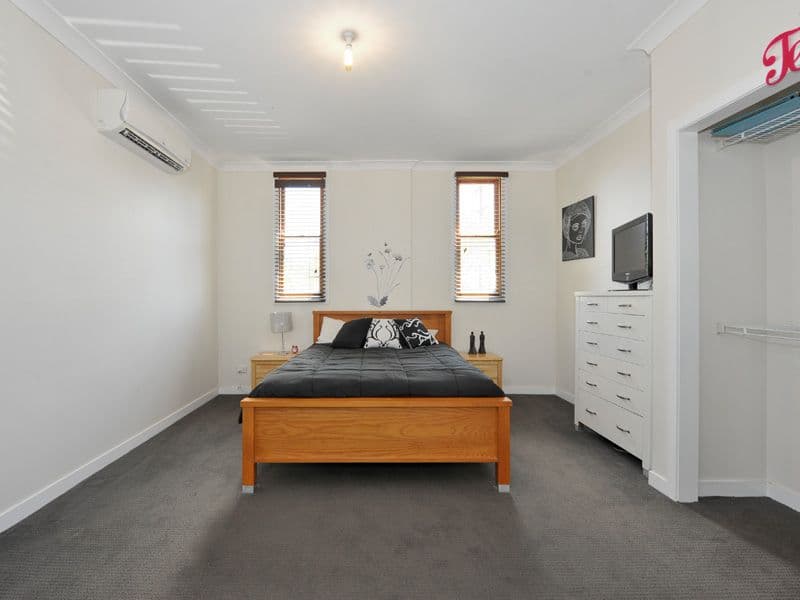 57 Dahlia Street, CANNON HILL QLD 4170, Cannon Hill - Thumbnail 2