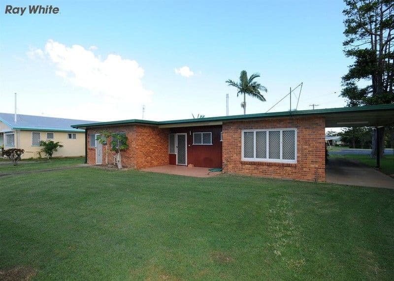 92 Corfield Street, POINT VERNON QLD 4655, Point Vernon - Thumbnail 2