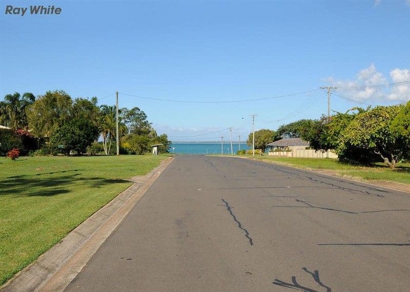 92 Corfield Street, POINT VERNON QLD 4655, Point Vernon - Thumbnail 7