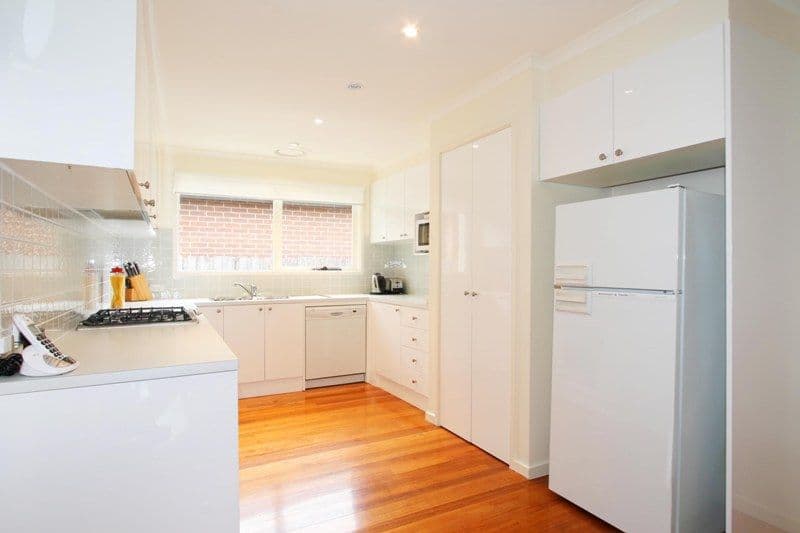 16  Botany Court, DINGLEY VILLAGE VIC 3172, Dingley Village - Thumbnail 2