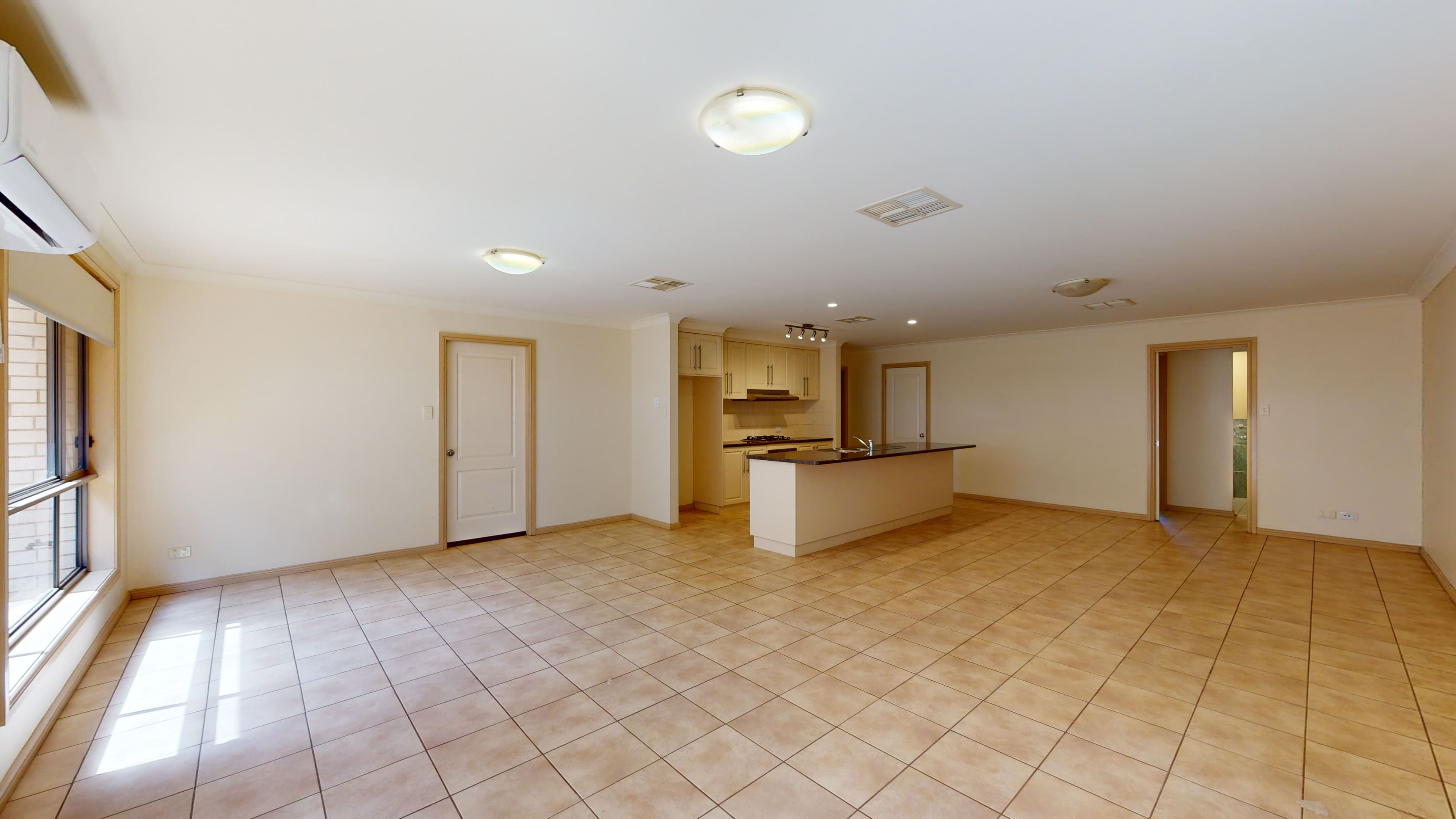 44 Shoalhaven Parkway, Dubbo NSW 2830, Dubbo - Thumbnail 2