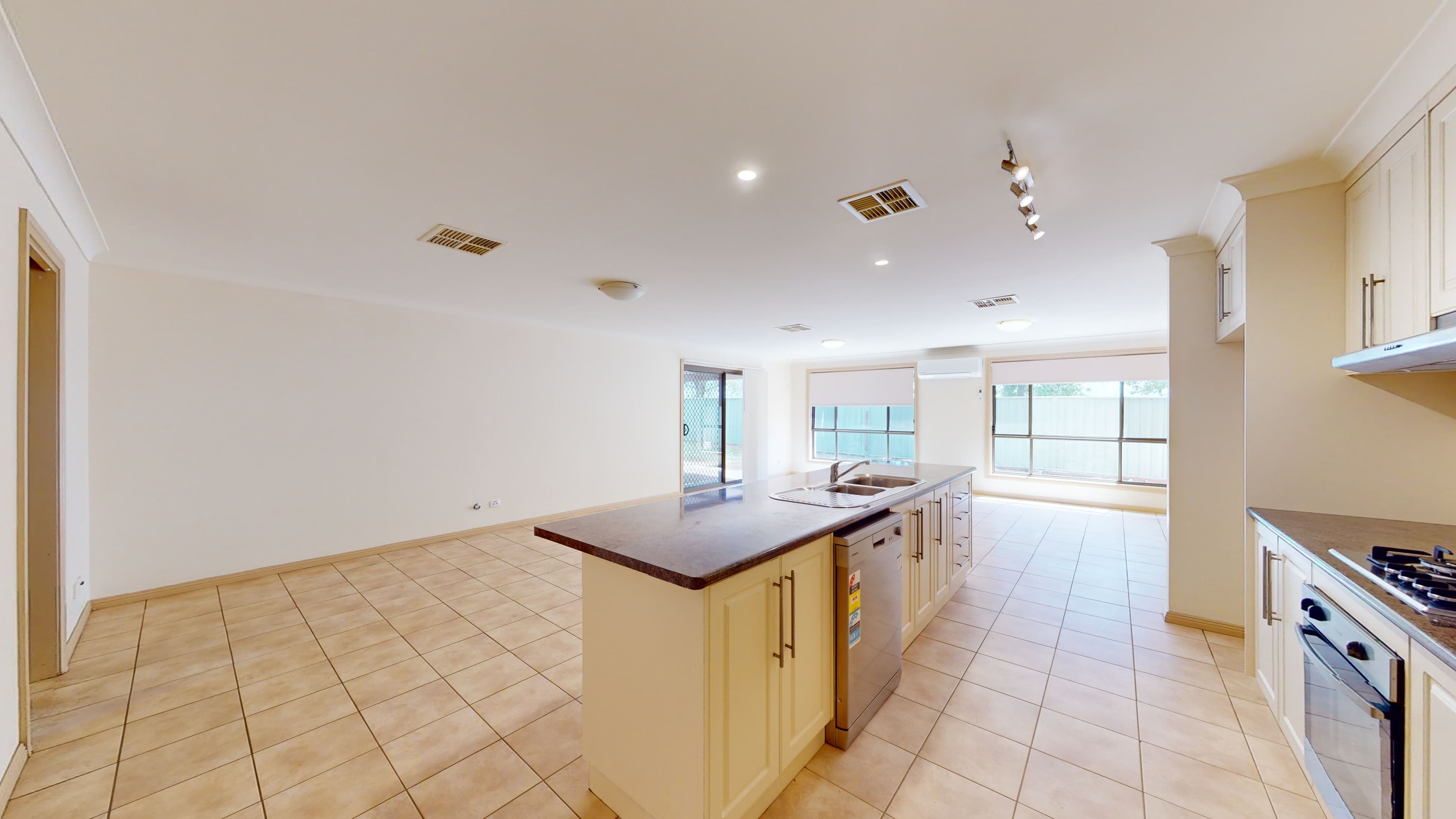 44 Shoalhaven Parkway, Dubbo NSW 2830, Dubbo - Thumbnail 4