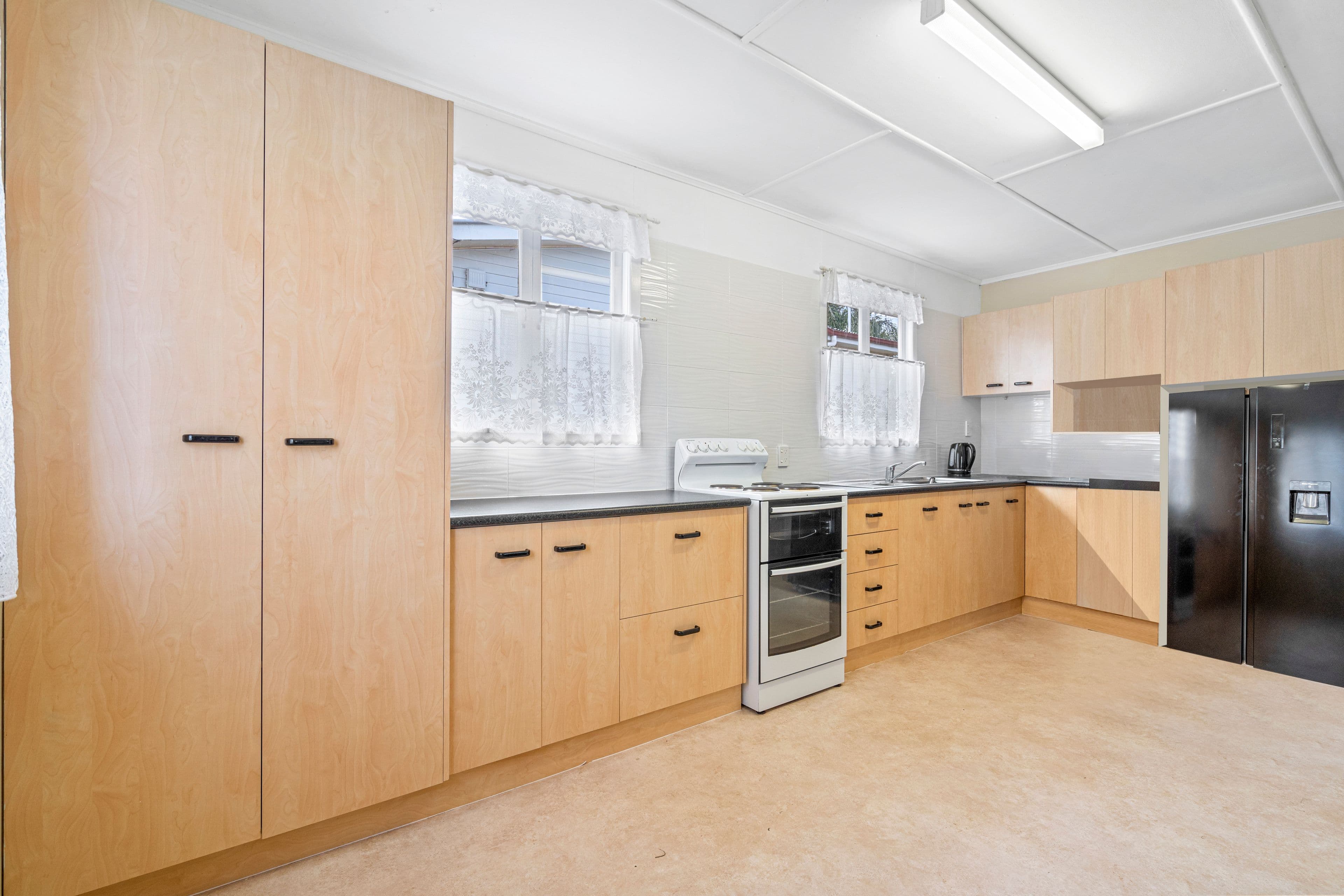 10 Cross Street, Raceview QLD 4305, Raceview - Thumbnail 2