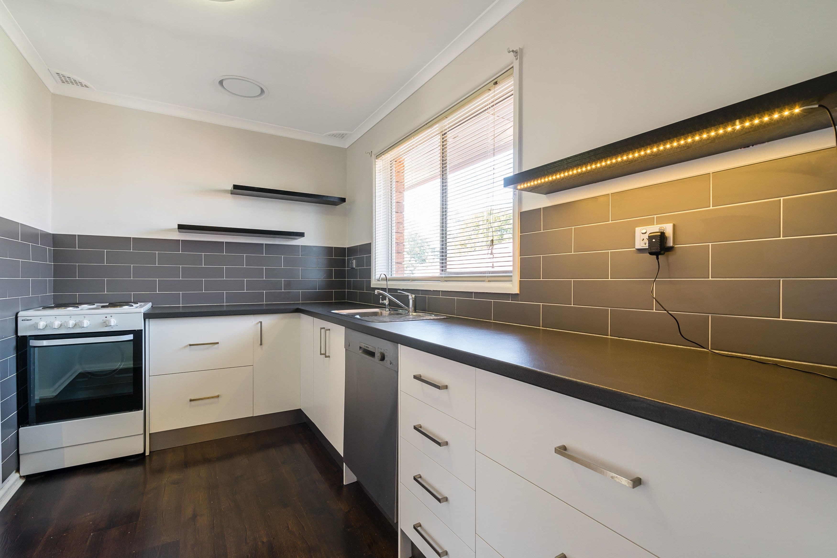 63 Margaret Crescent, Dubbo - Thumbnail 2