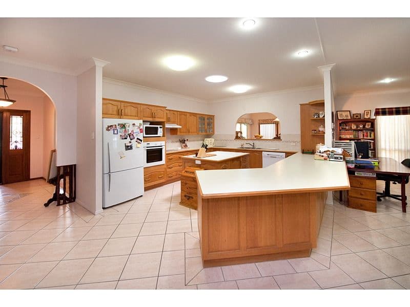 28 Meyenberg Court, NORMAN GARDENS QLD 4701, Norman Gardens - Thumbnail 7
