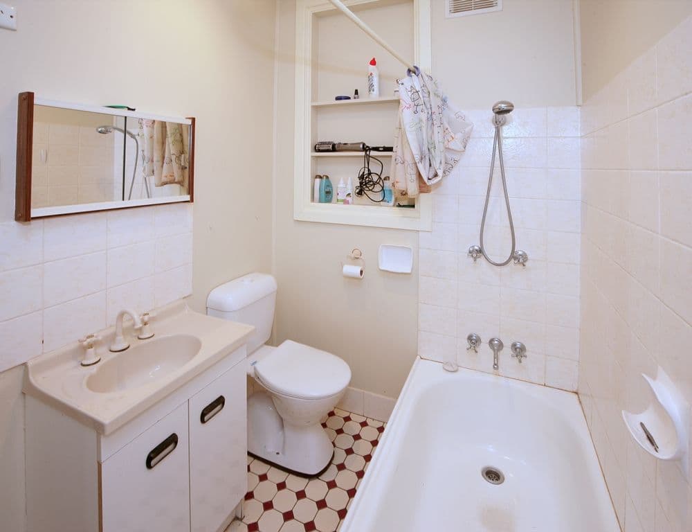 2 Fernleigh Road, Mount Austin NSW 2650, Mount Austin - Thumbnail 5
