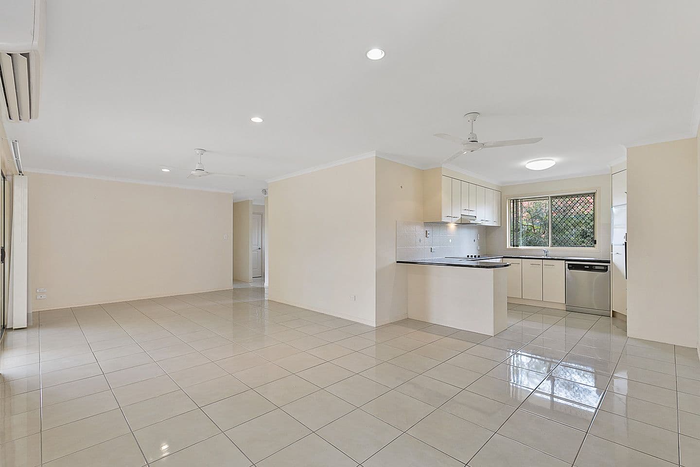 8 Emerald Park Way, Urangan QLD 4655, Urangan - Thumbnail 4