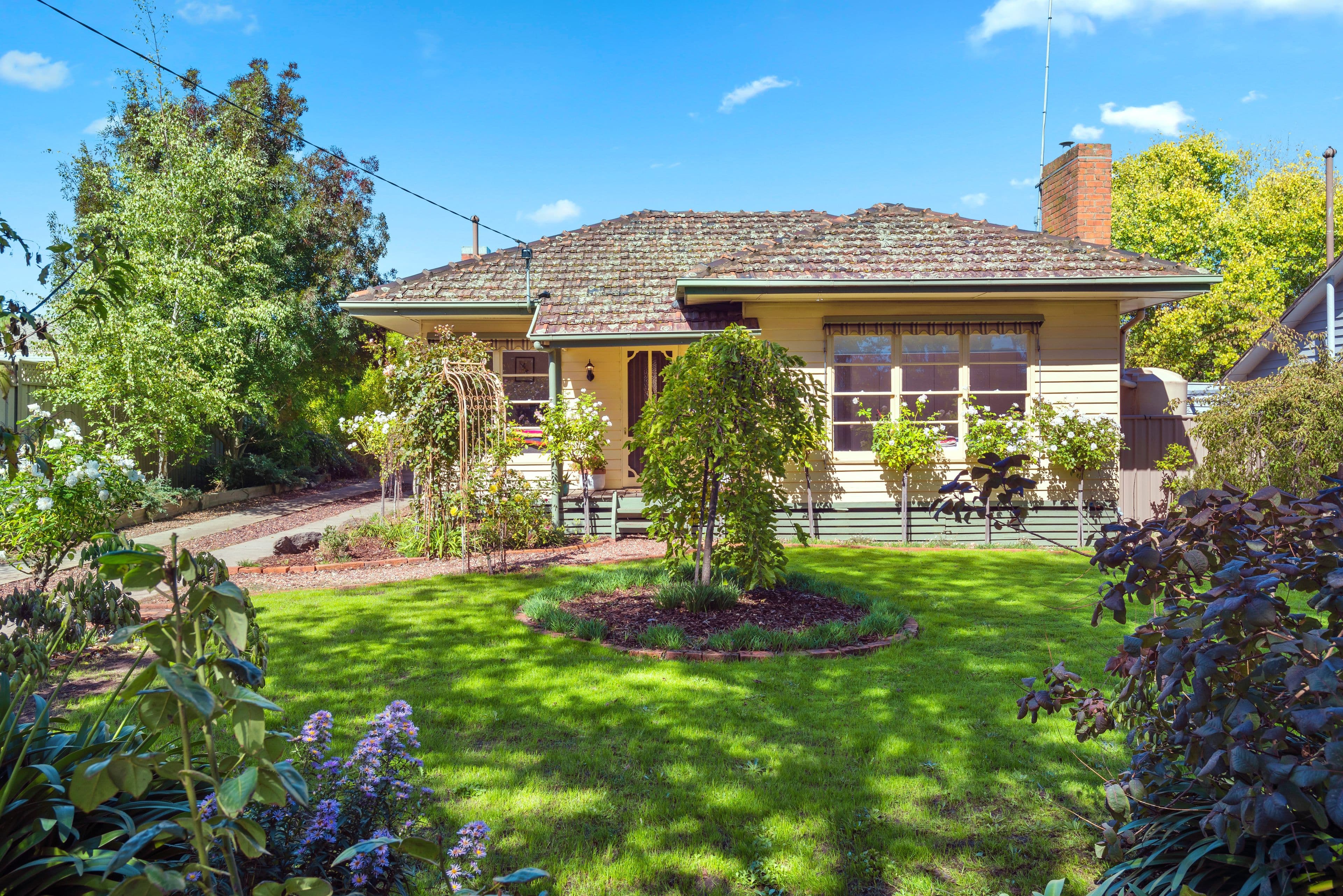 27 Beauchamp Street, Kyneton VIC 3444, Kyneton - Image 1