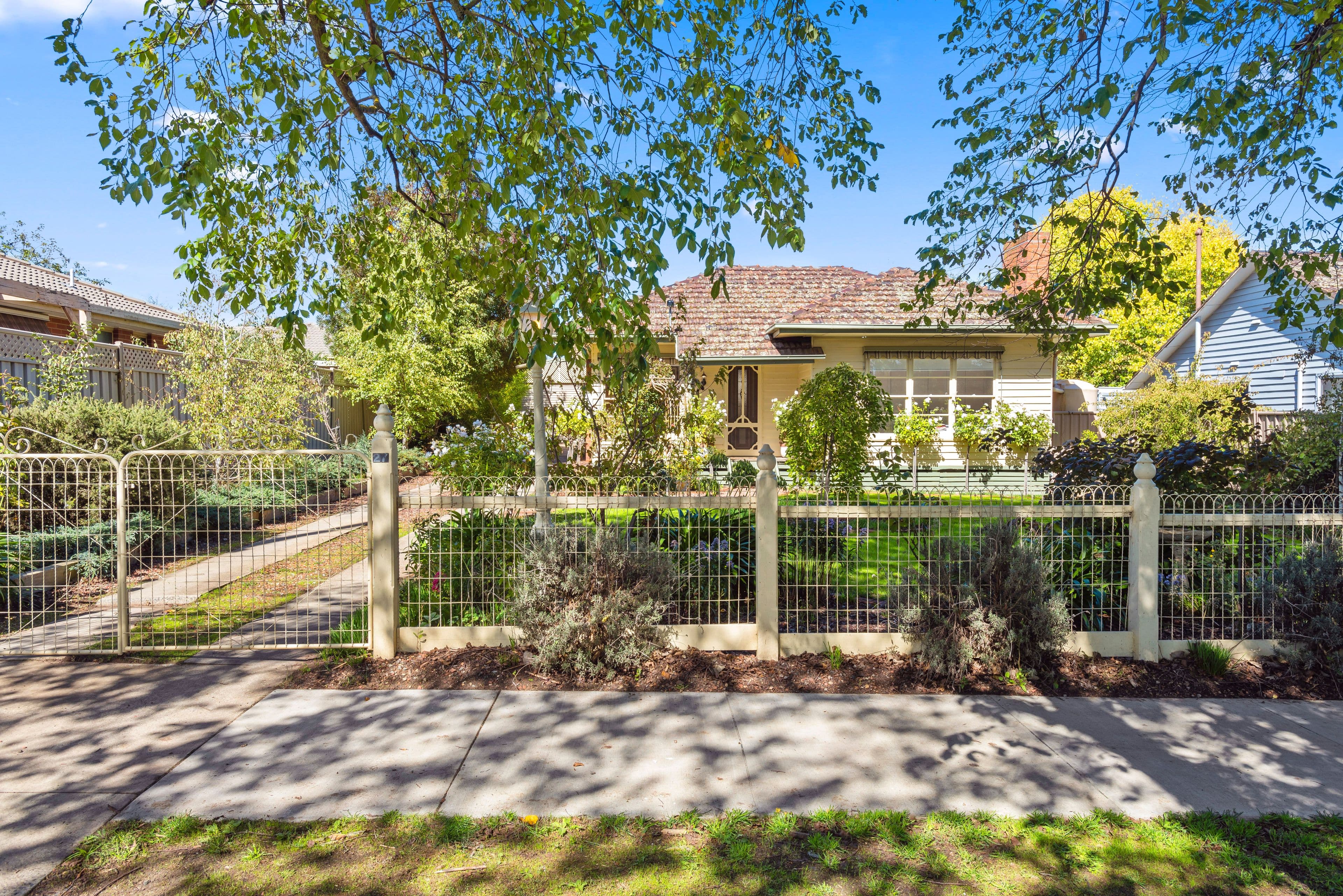 27 Beauchamp Street, Kyneton VIC 3444, Kyneton - Thumbnail 2
