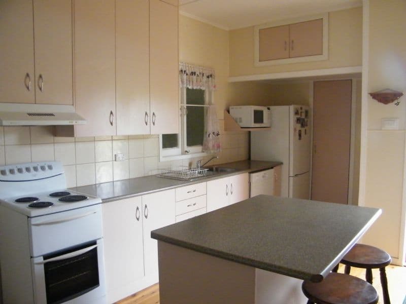 37 Wambo Street, CHINCHILLA QLD 4413, Chinchilla - Thumbnail 2