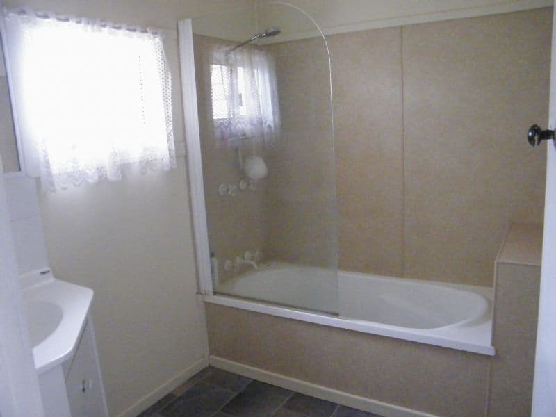 37 Wambo Street, CHINCHILLA QLD 4413, Chinchilla - Thumbnail 4