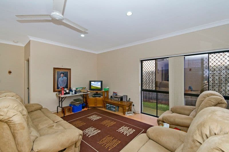 28 Tussock Crescent, ELANORA QLD 4221, Elanora - Thumbnail 2