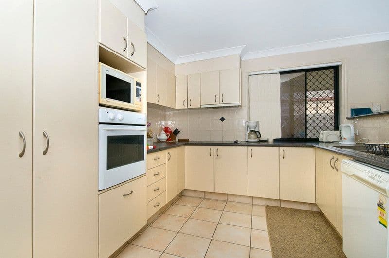 28 Tussock Crescent, ELANORA QLD 4221, Elanora - Thumbnail 3