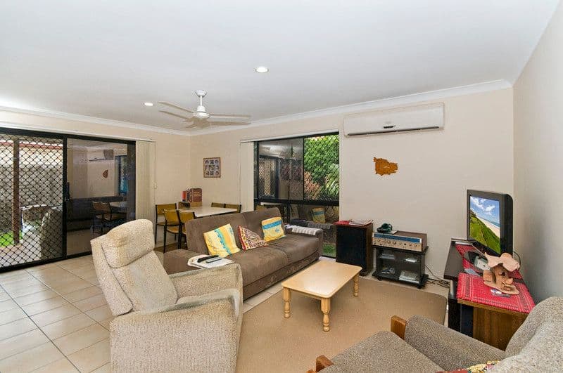 28 Tussock Crescent, ELANORA QLD 4221, Elanora - Thumbnail 4