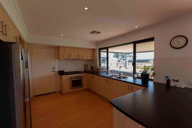 152 Warbrook Road, BULLSBROOK WA 6084, Bullsbrook - Thumbnail 8