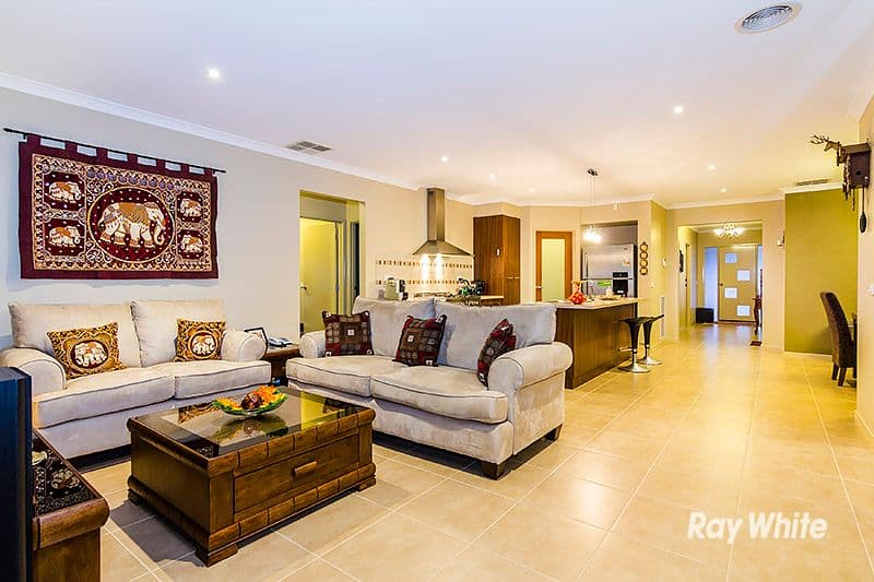 50 William Thwaites Boulevard, Cranbourne North VIC 3977, Cranbourne North - Thumbnail 2