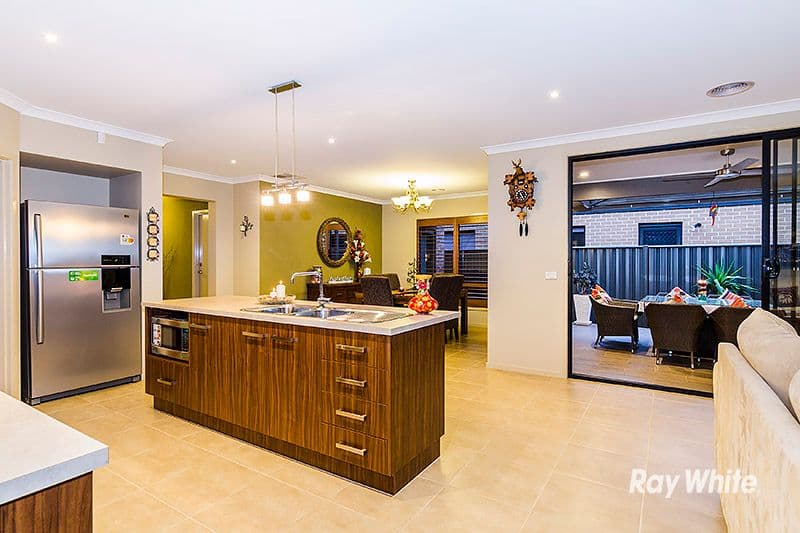 50 William Thwaites Boulevard, Cranbourne North VIC 3977, Cranbourne North - Thumbnail 4