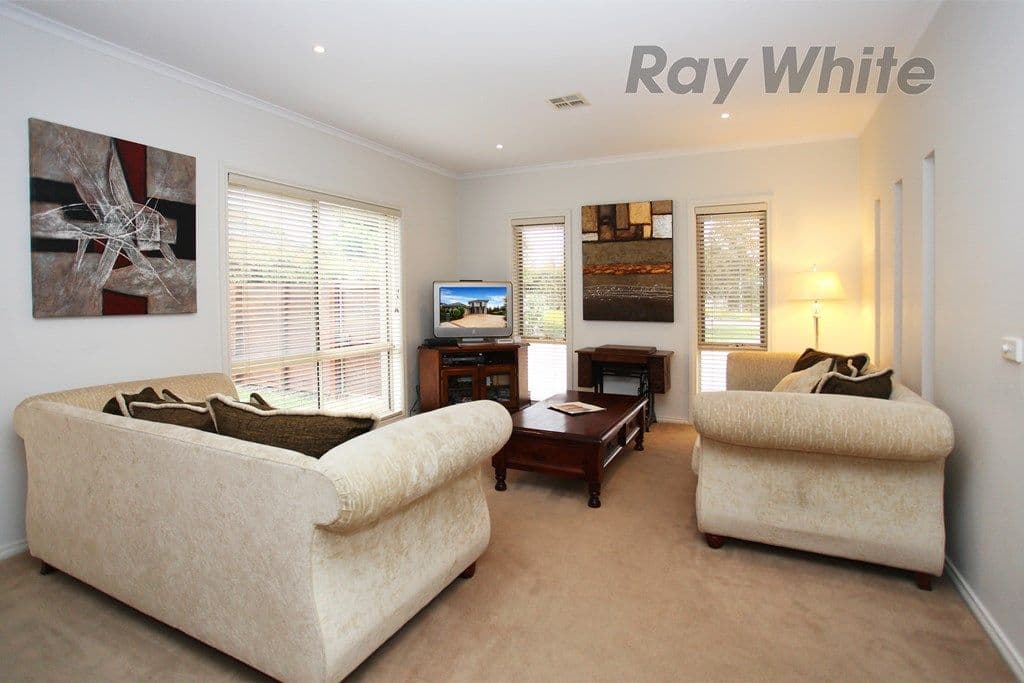 11 Springbrook Place, POINT COOK VIC 3030, Point Cook - Thumbnail 4