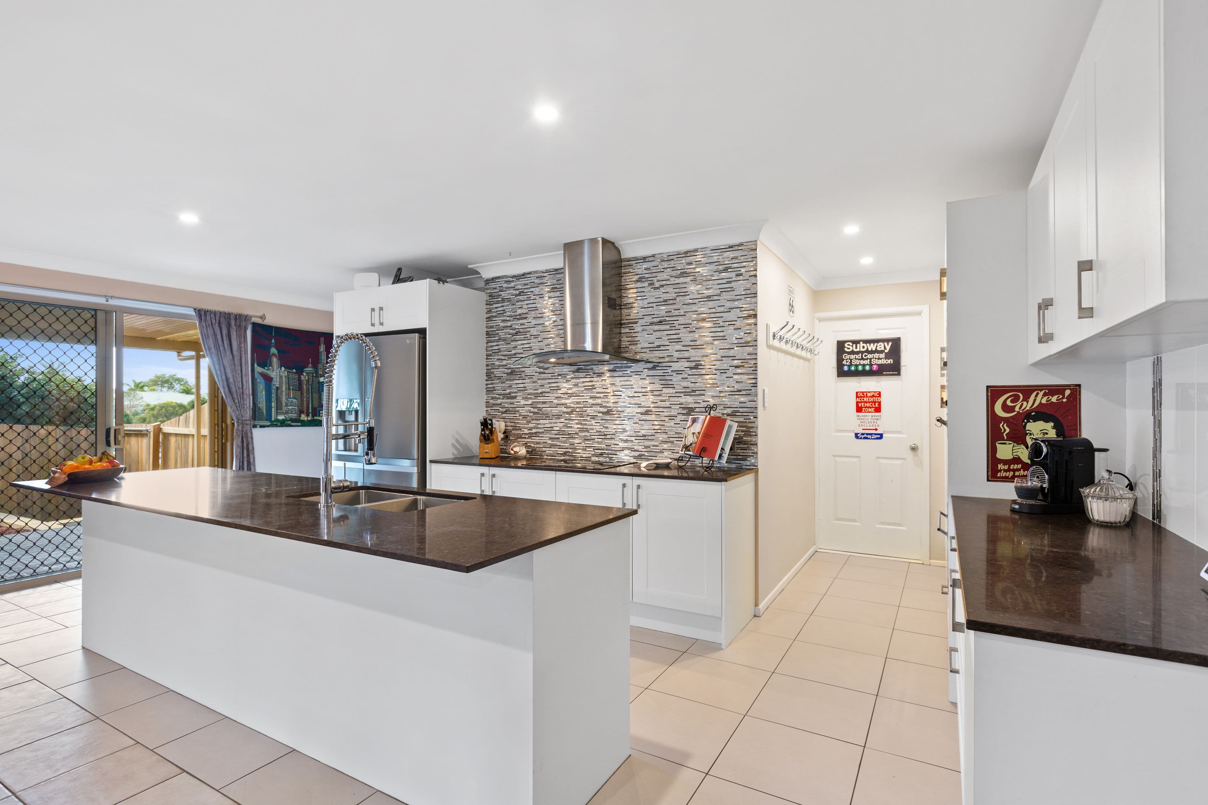 4 Paradise Court, Eatons Hill QLD 4037, Eatons Hill - Thumbnail 4