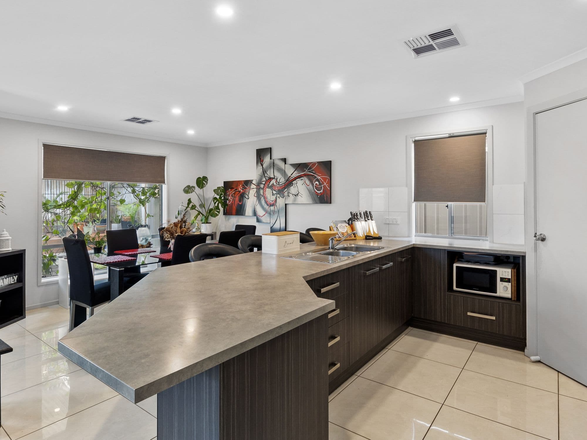 10 Triton Street, Seaford Meadows SA 5169, Seaford Meadows - Thumbnail 3