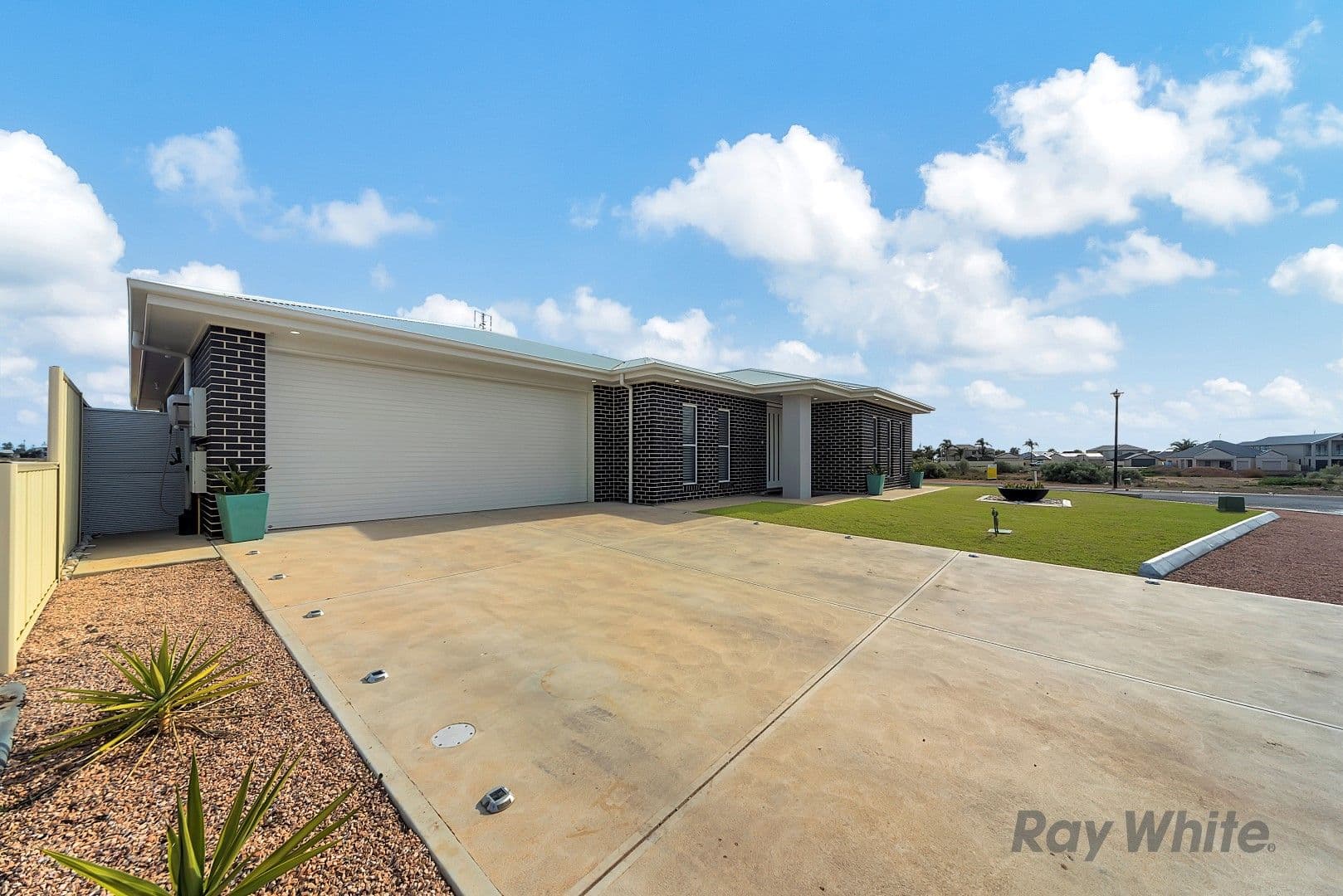 21 Gilmore Crescent, Wallaroo SA 5556, Wallaroo - Thumbnail 2