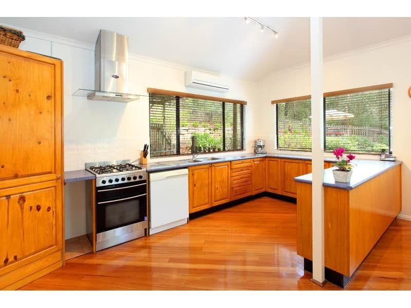 23 Hillcrest Place, CHAPEL HILL QLD 4069, Chapel Hill - Thumbnail 3