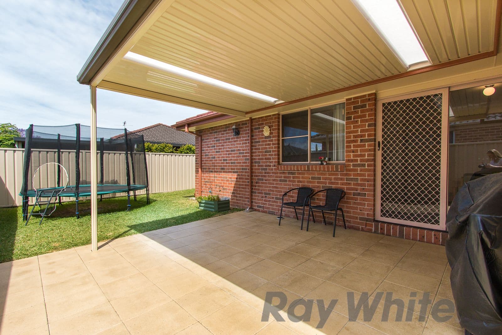 4 Hollingsford Crescent, Carrington - Thumbnail 3