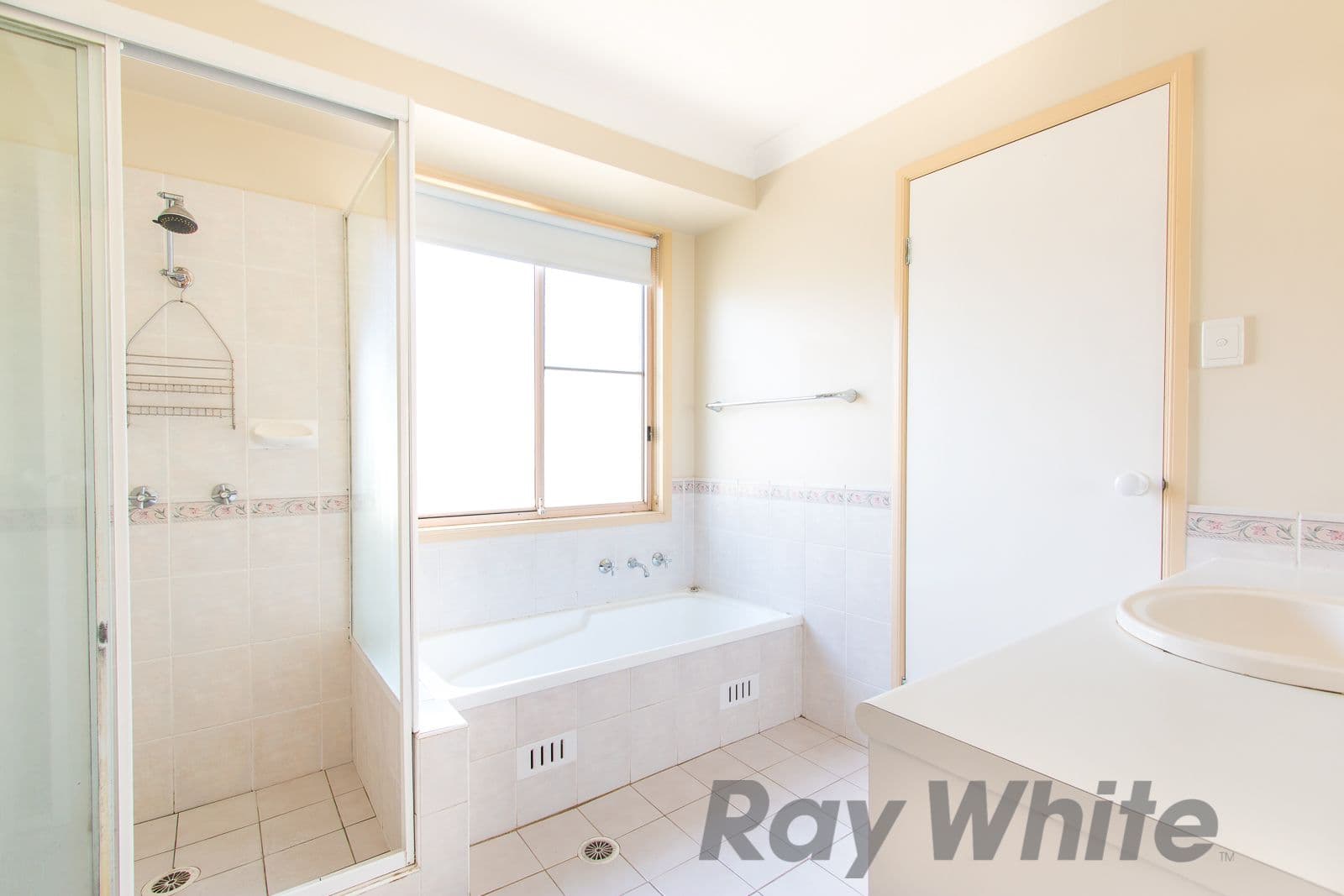 4 Hollingsford Crescent, Carrington - Thumbnail 5