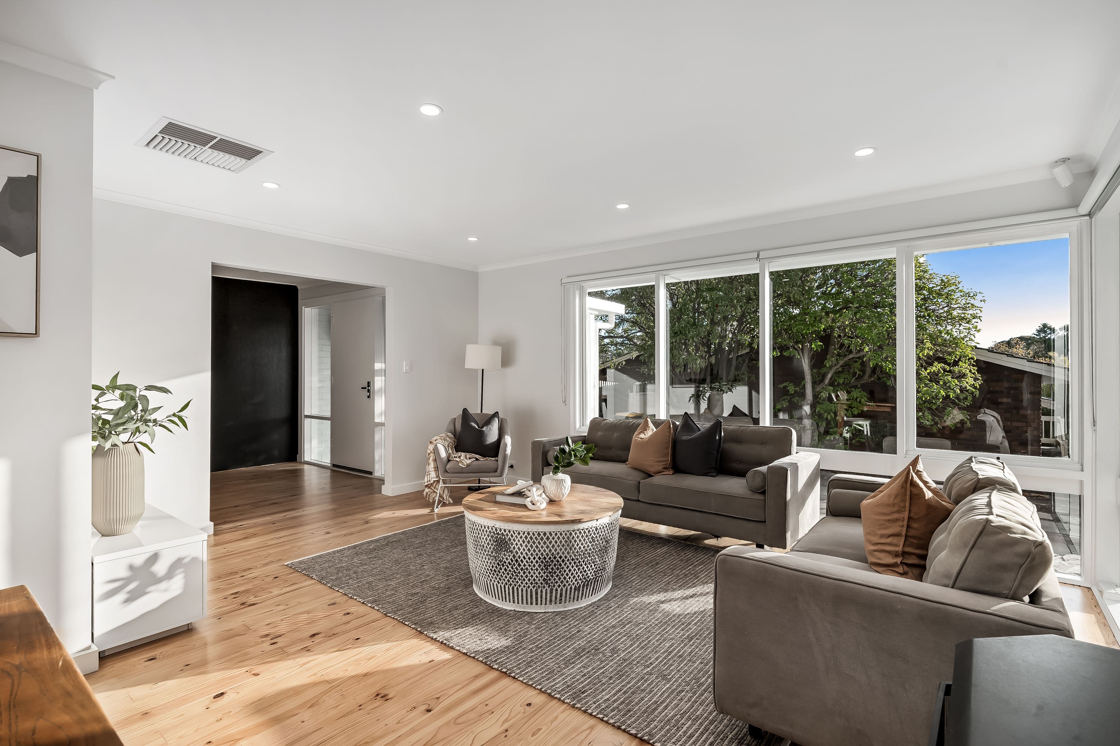 8 Wildwood Road, Happy Valley SA 5159, Happy Valley - Thumbnail 2