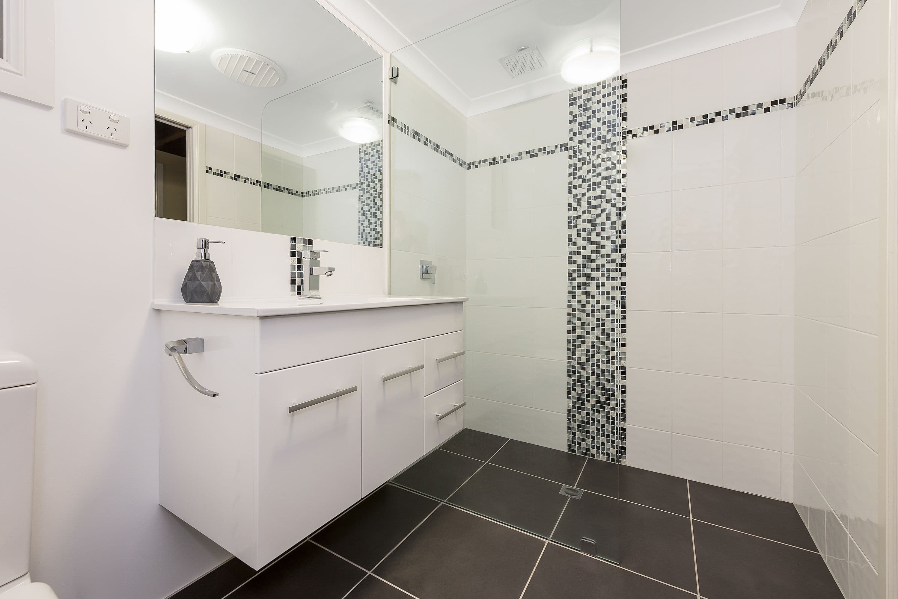10 Launder Street, Mundingburra QLD 4812, Mundingburra - Thumbnail 8