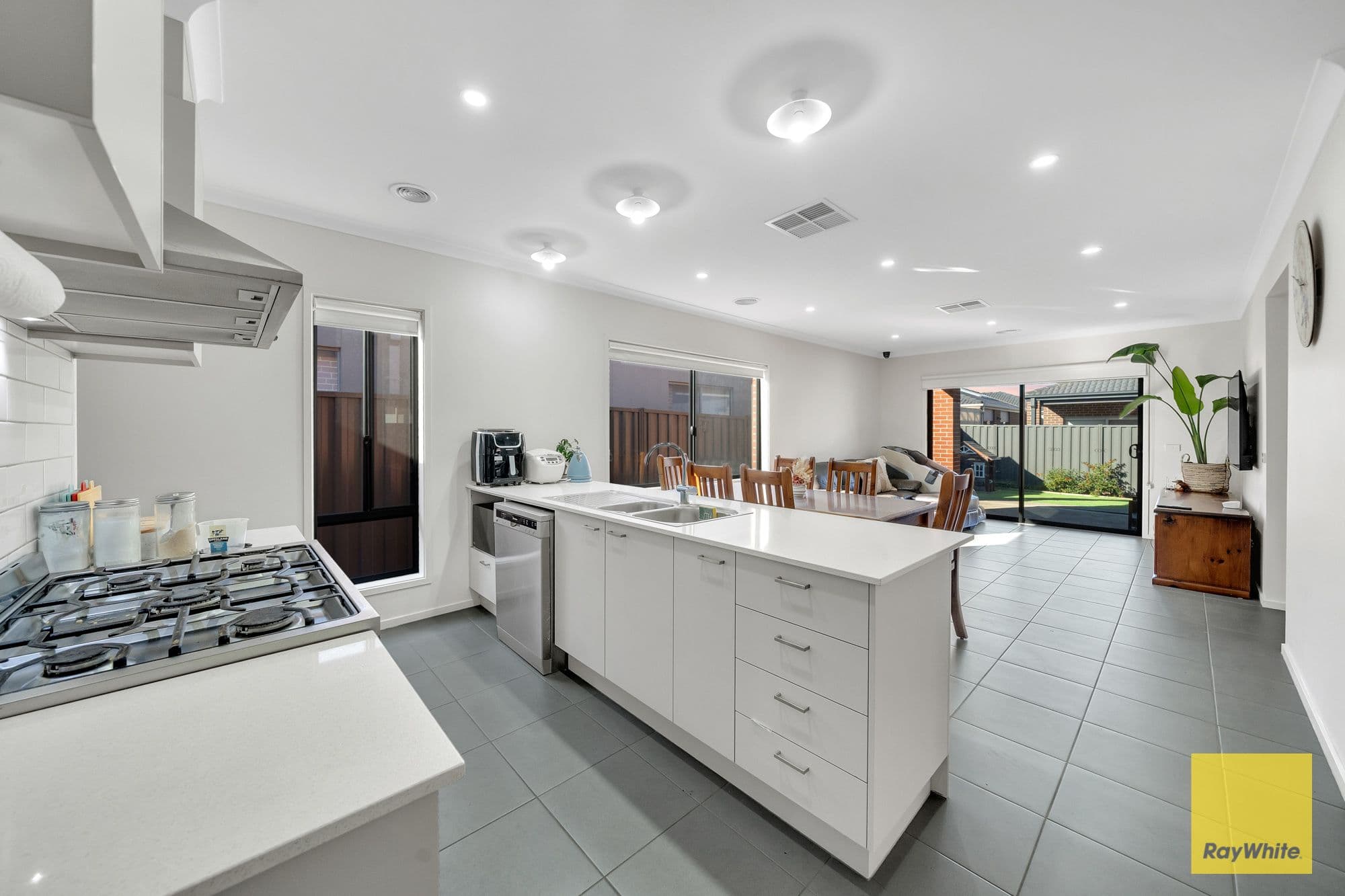 5 Rockingham Circuit, HARKNESS VIC 3337, Harkness - Thumbnail 4