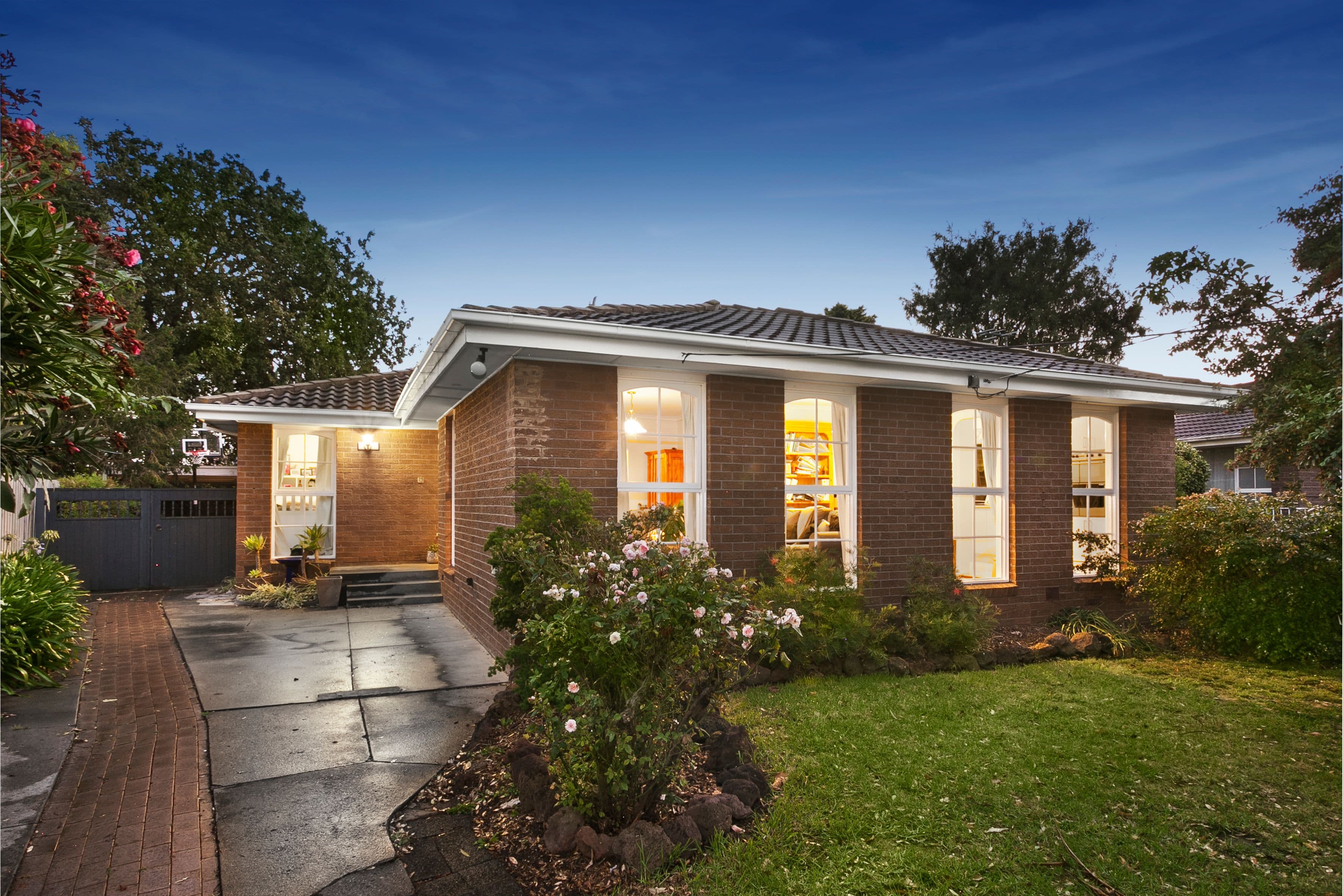 10 Digby Street, Glen Innes, Glen Innes - Image 1