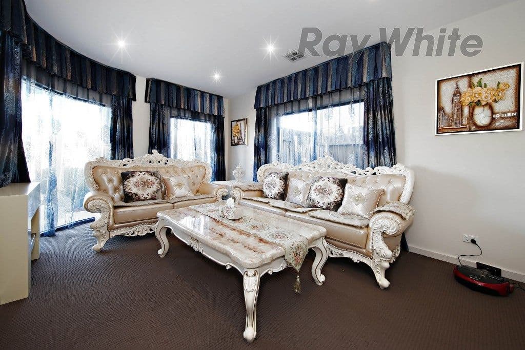 21 Copeland Crescent, Point Cook VIC 3030, Point Cook - Thumbnail 2