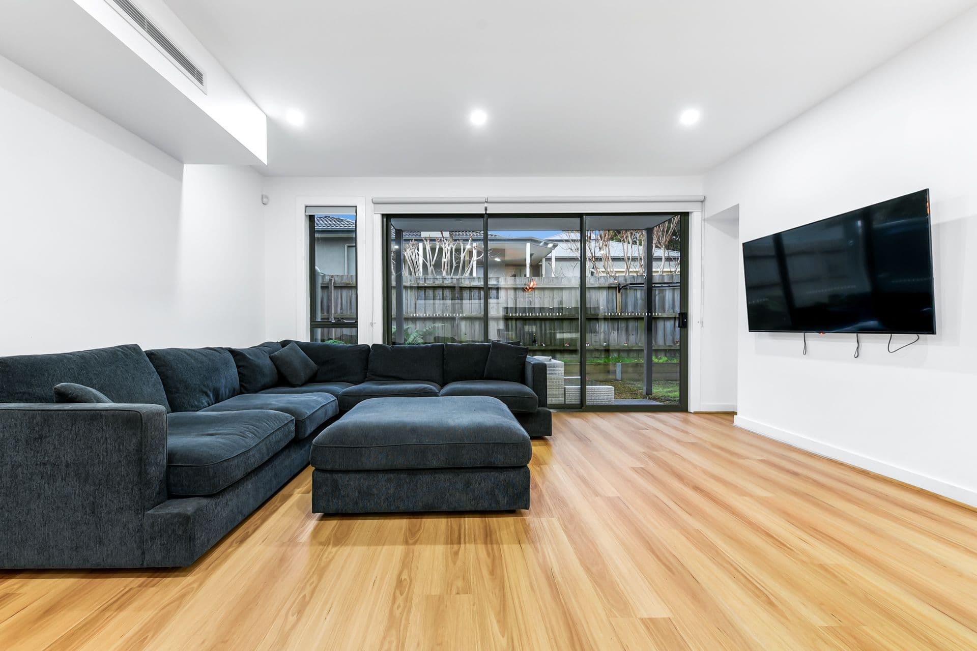 35 Manuka Road, Berwick VIC 3806, Berwick - Thumbnail 5
