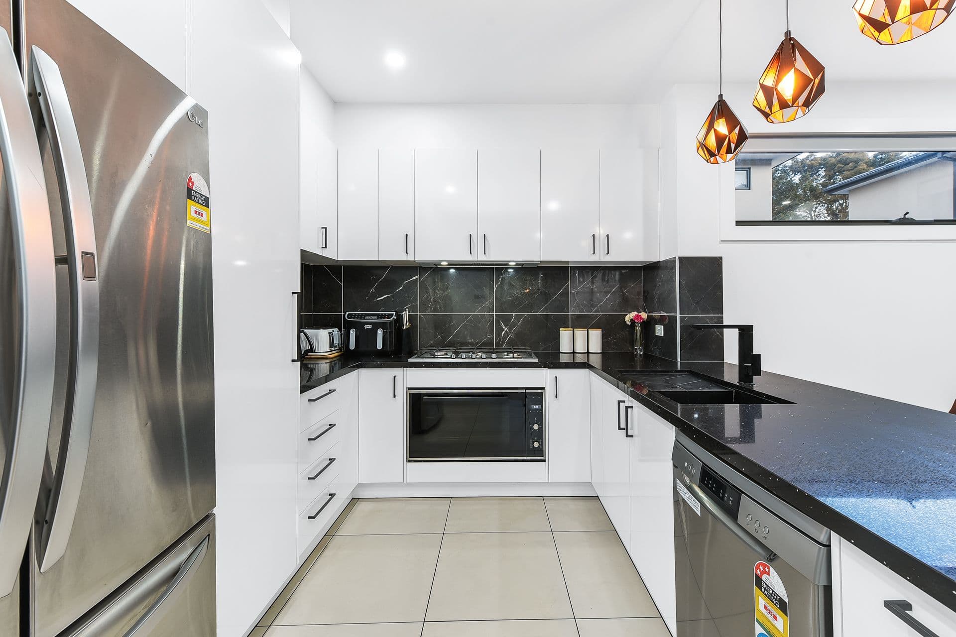 35 Manuka Road, Berwick VIC 3806, Berwick - Thumbnail 8