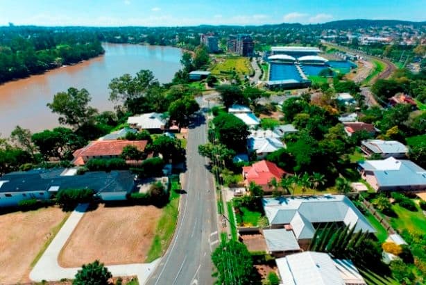 137 King Arthur Terrace, TENNYSON QLD 4105, Tennyson - Thumbnail 2