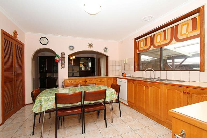 17 Alchester Court, THOMASTOWN VIC 3074, Thomastown - Thumbnail 2