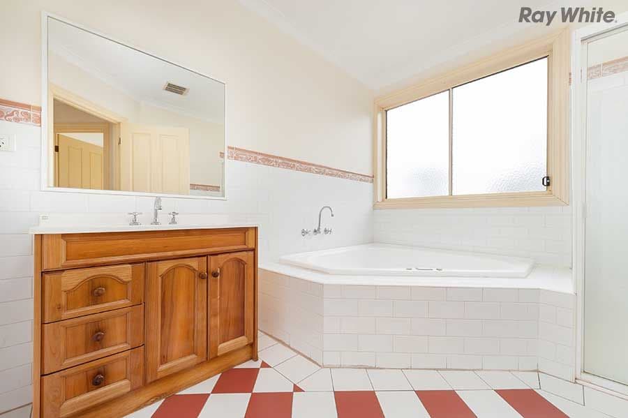 42 Chris Court, Sydenham VIC 3037, Sydenham - Thumbnail 5